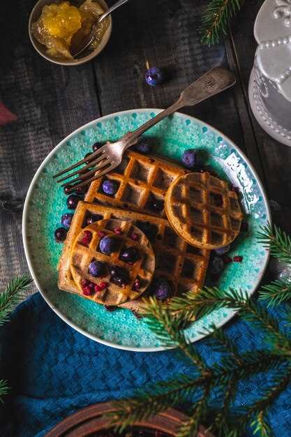 Вафли с сыром и ветчиной: классика соленого завтрака