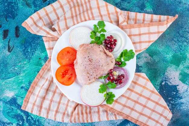 Азиатский салат с кунжутной заправкой
