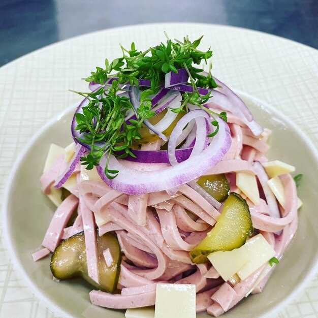 Салат с картофелем, яйцом и майонезом