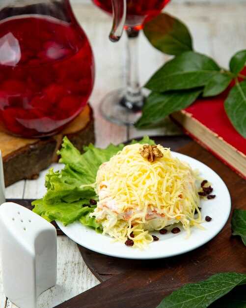 Пикантный салат с кунжутом и тайским соусом