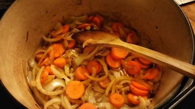 Очистка и нарезка моркови и лука